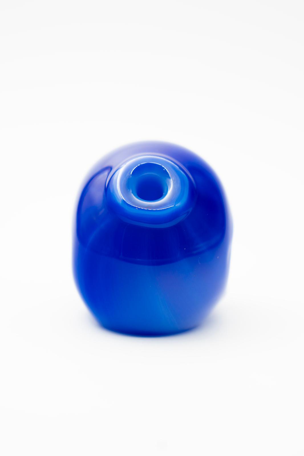 Medium Blue Skull with Opel teeth By// Carsten Glass