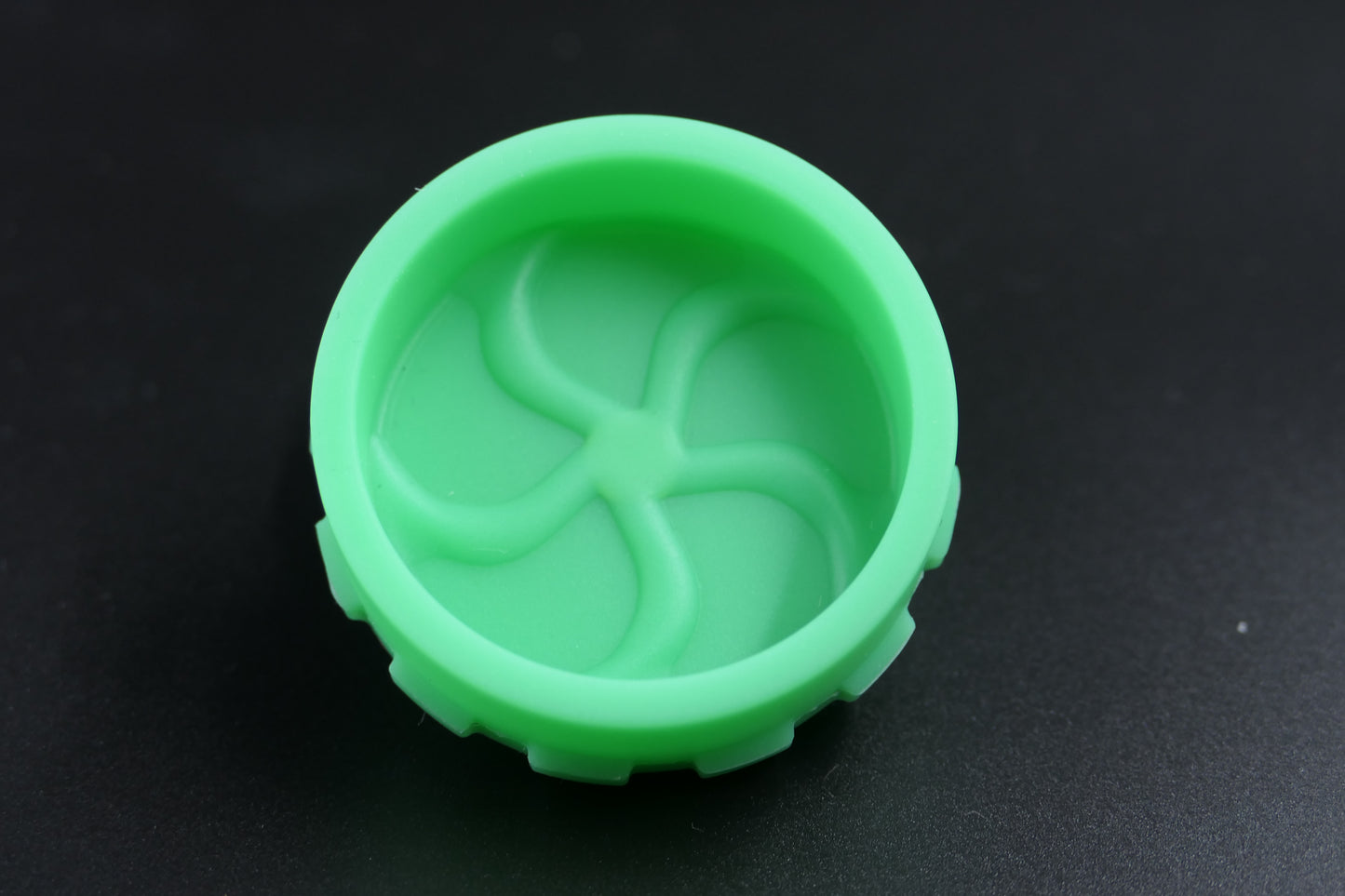 Green HASHY-100% Silicone Grinder