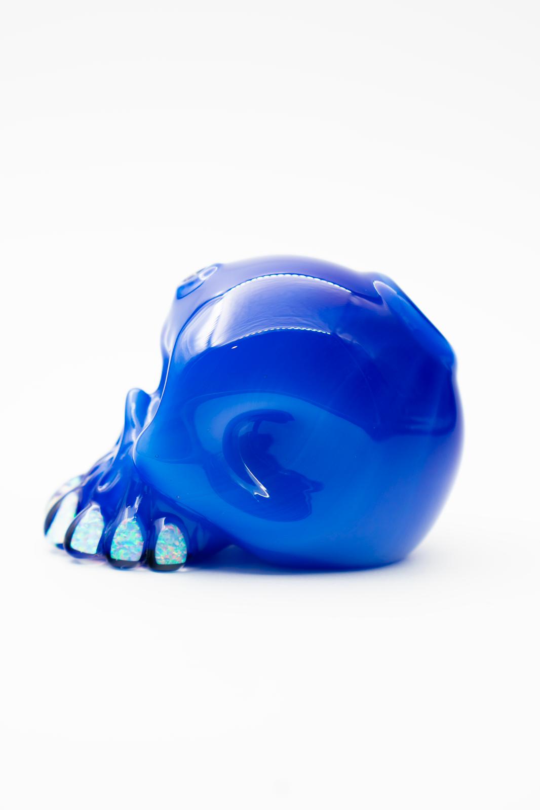 Medium Blue Skull with Opel teeth By// Carsten Glass